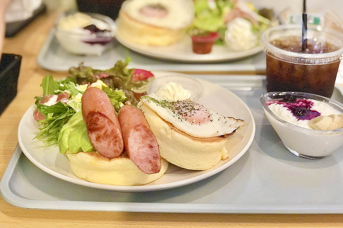 西尾 夢のふわふわパンケーキが食べ放題 Caferob 西尾店 のんnote